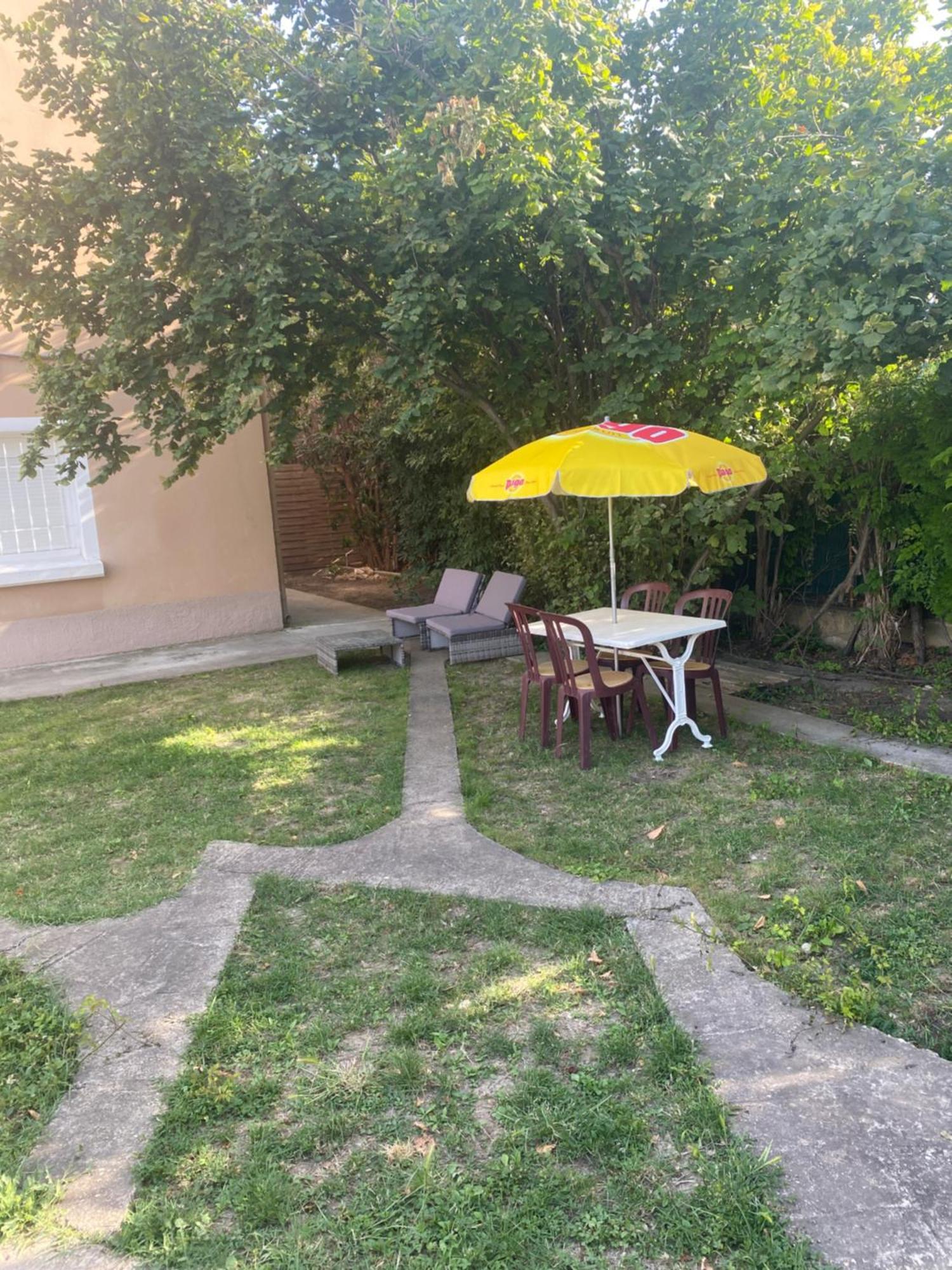 Spa Jardin Prive T3 Independant Dans Villa Morieres-les-Avignon Extérieur photo